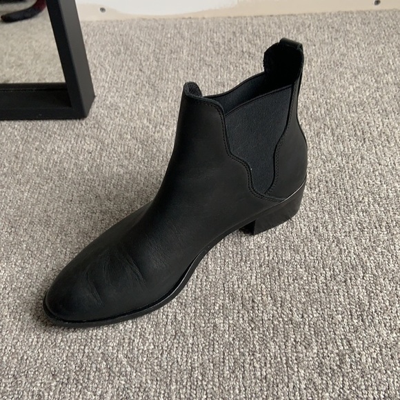 🪅 SOLUDOS 'Marfa' leather women ankle boots almond toe fall  size 7.5 US - Picture 2 of 4